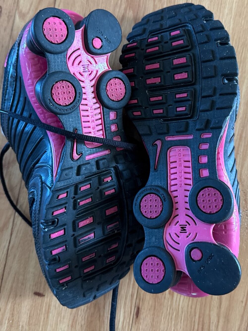 Women's Nike Shox Turbo 8  Running Shoes Sneakers Size US 9 Black/Pink No Box. - Picture 3 of 6